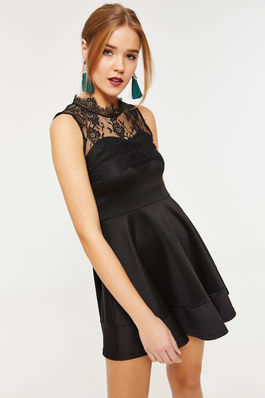 Ardene裙子Sleeveless Lace Mini Dress