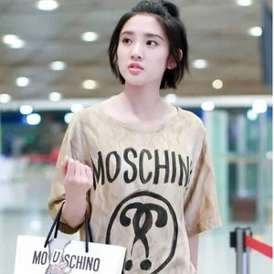 Moschino 精选男女时装大促 $225收logo 短袖 低至4.6折+减$25 $80收雨靴