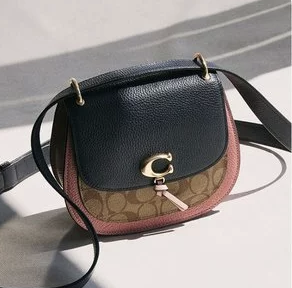 Coach Outlet 好价进行中 小圆筒斜挎包$83 钱包$55