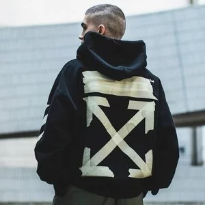 Off-White 大势潮牌热卖 低至4折包税 斜纹夹子包$701 短袖T恤$168 卫衣$238起