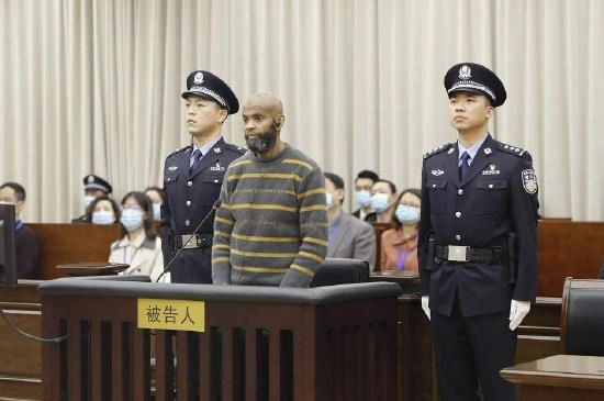 死刑！美籍外教杀害21岁中国女大学生，一审宣判！受害人脖子以下太惨烈…