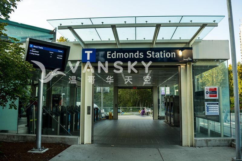 240409114025_800px-Translink_Edmonds_Station-a.jpg