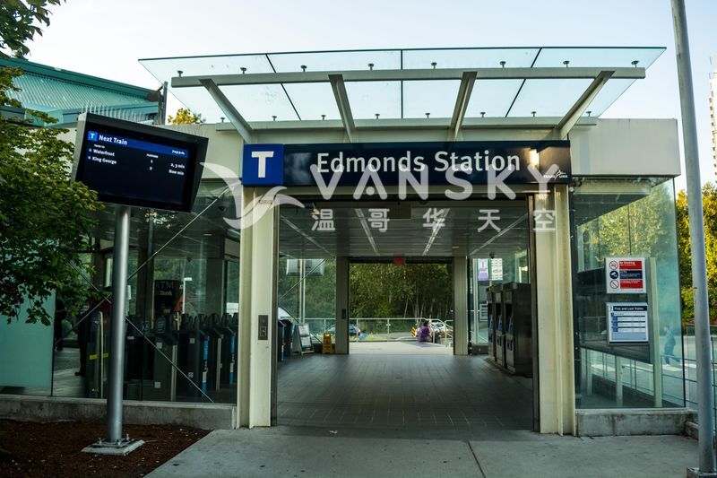 240530213614_800px-Translink_Edmonds_Station-a.jpg