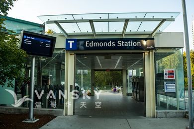 240808230851_390px-Translink_Edmonds_Station-a.jpg