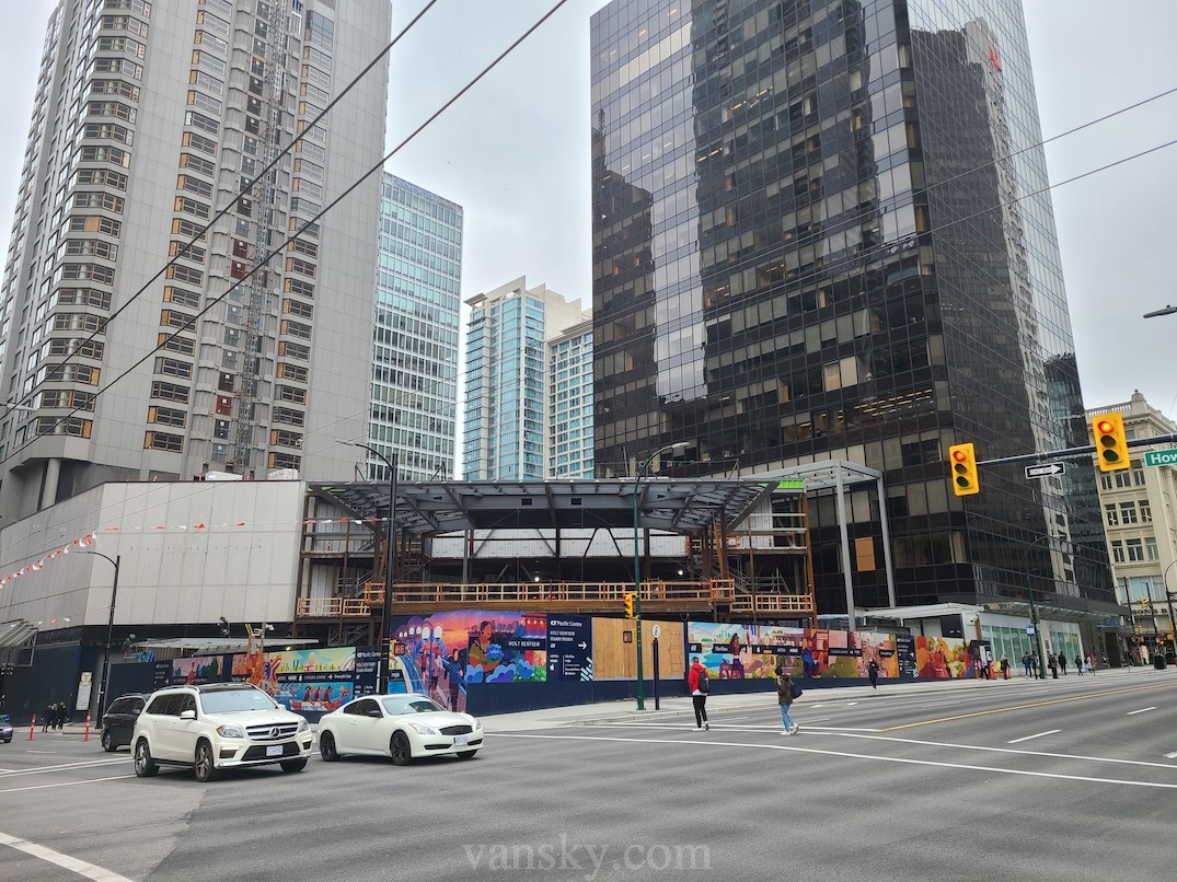 210515233107_el-cf-pacific-centre-apple-store-construction-march-27-2021.jpeg