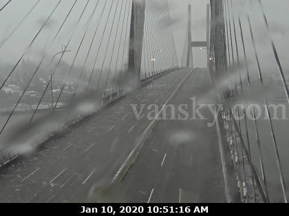 200110120626_Alex-Fraser-closure-snow-falling-ice.jpg